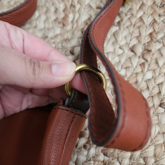 Fossil Voyager Pebble Cow Hide Leather Small Square Crossbody Brown - Picture 6 of 13